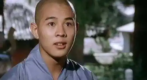 李连杰十大荧屏古装角色,黄飞鸿方世玉霍元甲领衔,个个经典