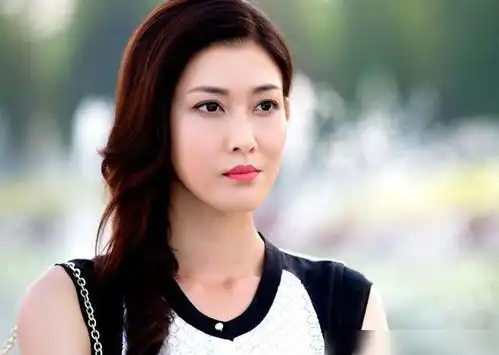 回家的诱惑三位主演,两位均离婚,只有她拿一亿片酬远嫁中国
