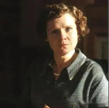 魔法史上的今天乌姆里奇伊梅尔达斯汤顿生日快乐
