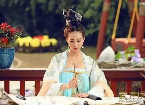 张钧甯,戴上爱在花间戒指,等待爱情的降临