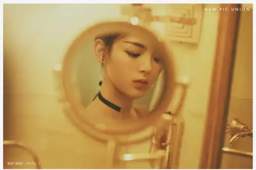 和范冰冰借得p图师杨超越竟被p成了长颈鹿