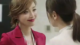 我们都要好好的薇薇安在厕所向寻找嘚瑟,没想到被主编全听到
