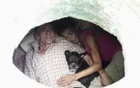 老夫妻6平米井下蜗居22年