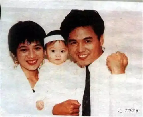 从台湾第一酒窝美女到百亿微商教母老公因一帘幽梦成名为她抛弃前妻退出娱乐圈婚后做9次试管婴儿吃尽苦头47岁仍有冻龄美颜
