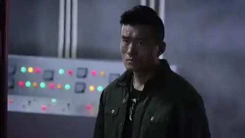 猎毒人江伊楠混的风生水起,吕云鹏身边危机重重