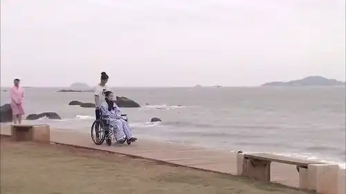 2花开半夏女孩很崩溃,对着海边喊外婆
