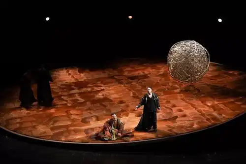 东方哈姆雷特看胡军濮存昕等演员同台飙戏
