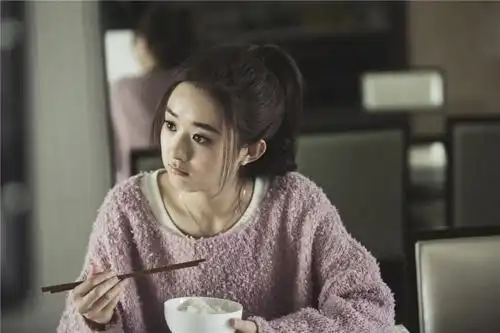 你只知赵丽颖为拍戏狂瘦8斤,却不知她也曾为拍戏增肥不止8斤
