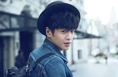 张若昀的圈内好友,相差九岁的刘昊然是最给力的
