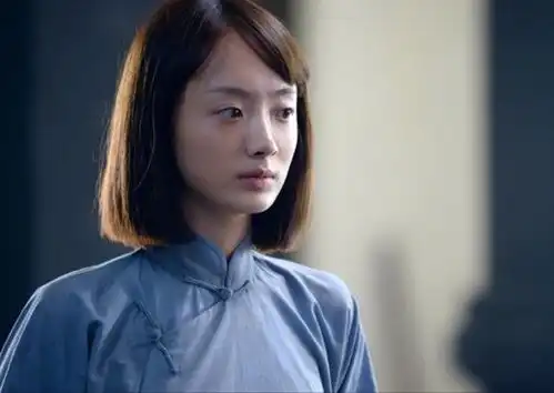 同一角色两次被换掉,90后演后妈翻红,冻到发抖跨界主持台风超稳
