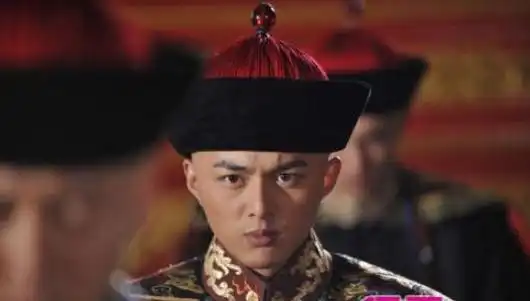 叶祖新因步步惊心走红,与蒋欣分手过气,和张佳宁恋爱被关注