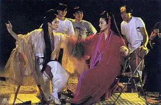 林青霞巩俐电影旧照曝光绝代风华展暧昧风情图
