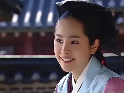 天喔,她怎么也掉坑里了
