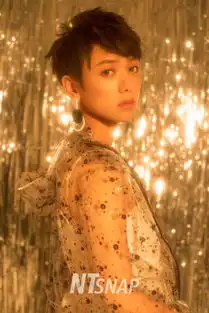 组图芳华李晓峰大片曝光复古摩登造型吸睛