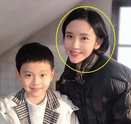 乔家的儿女杀青毛晓彤宋祖儿像姐妹,站边缘的唐艺昕更吸睛
