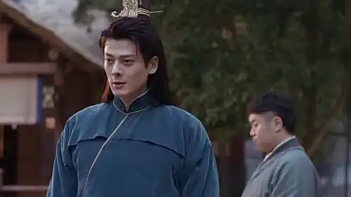 将夜卫光明很欢喜自家徒弟为自家做的衣裳
