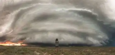 追逐风暴的人孕妇暴风雨前拍绝美照片第10页
