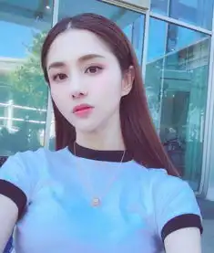 肉蒲团女主蓝燕的3张照片,网友这波不亏
