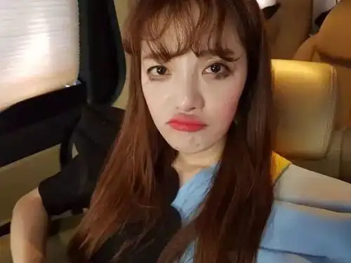 金秘书爱自黑爱傻笑的黄宝拉