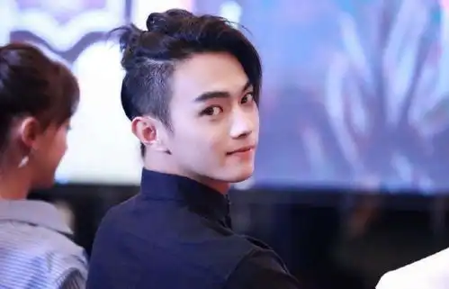 杨幂高甜剧照被曝光,男主被赞古装男神,两人同框超有cp感
