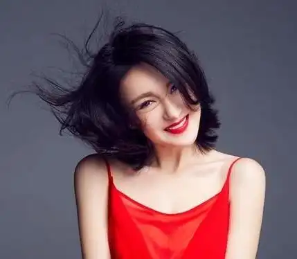 还记得回家的诱惑里傻大姐洪宝莲么现实中的她堪称女神
