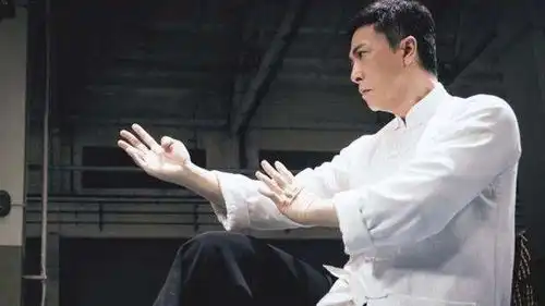 叶问想要我帮忙那就打赢我
