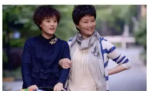 著名演员朱茵婚姻失败,对女儿有愧疚,一生最痛苦的事是失眠