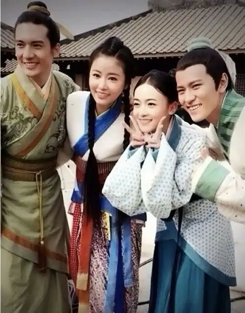 吴谨言说墨雨云间是救命稻草,最穷时身上只有200块
