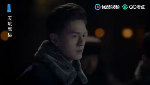 天坑鹰猎众人终于发现金脉,结果刚要过去门却自动关上了
