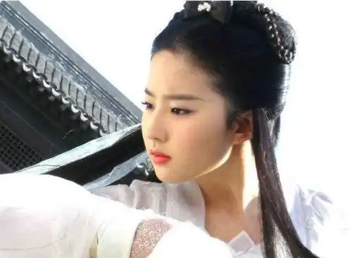 先被李冰冰抢风头,花木兰又要网播,刘亦菲好莱坞之路太难
