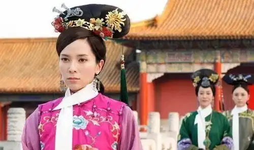 姐妹8人同嫁一夫,3位大清皇后,4位后宫高层,只有她死前才封嫔