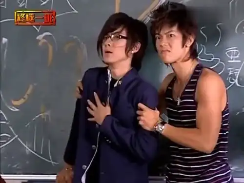 终极一班大东拿出龙纹鏊,亚瑟拿出石中剑,兄弟反目成仇
