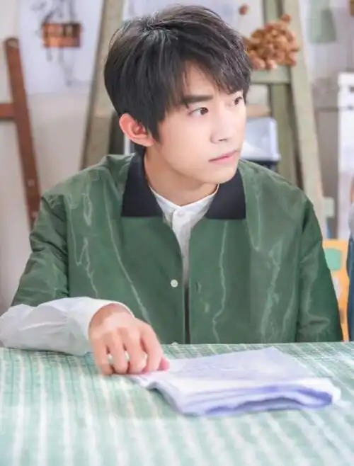 说易烊千玺不帅的是不是眼神不好