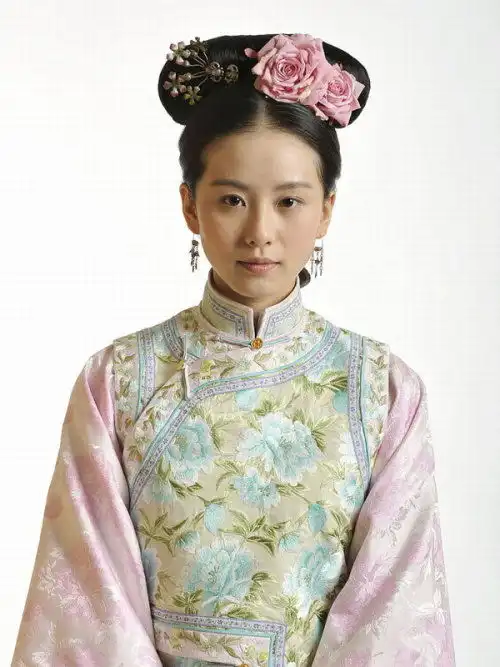 谁能把步步惊心里的每个人的剧照和饰演的角色表发来就是比如左边是人物的图片右边是角色和饰演的演员