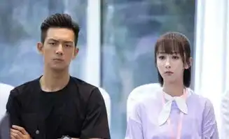 童颜cp又撒糖,杨紫晒与李现合照为老同学庆生,贴脸自拍十分亲密