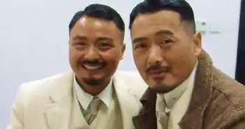 明星与替身合影,让人傻傻分不清
