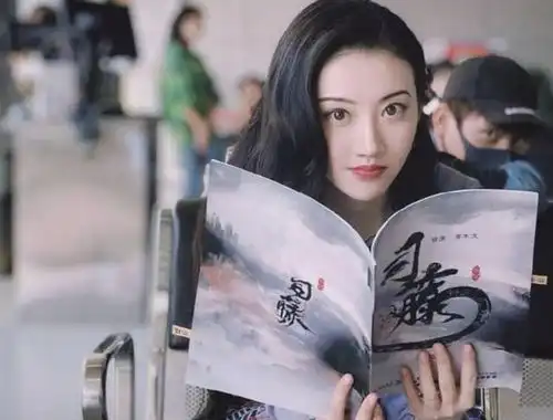 播出前无人关注,播出后爆红的四部剧,榜一榜二诞生了两位顶流
