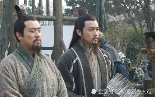 诸葛亮为什么不选曹操孙权而选当时弱小的刘备自比管仲乐毅是这个意思