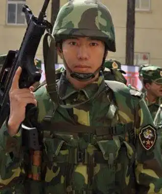 谷智鑫巅峰时遭意外差点残疾,女友坚持嫁他,如今幸福美满
