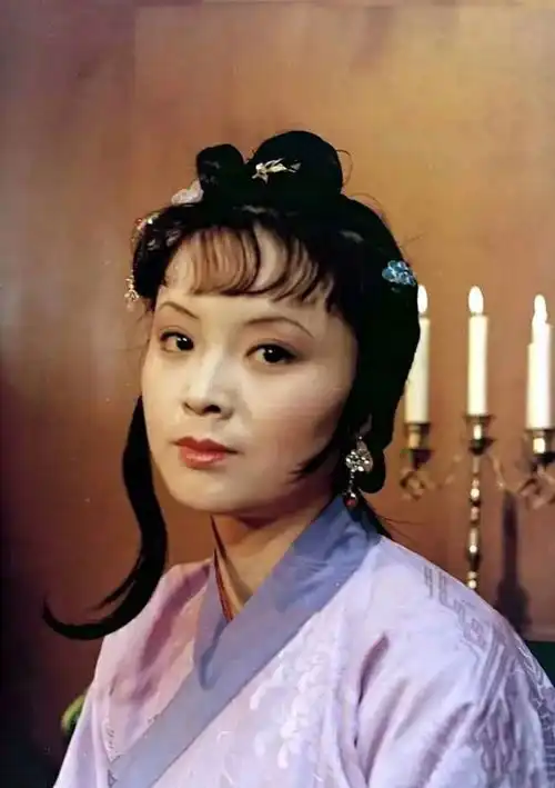 红楼梦尤三姐到底是不是清白之身

