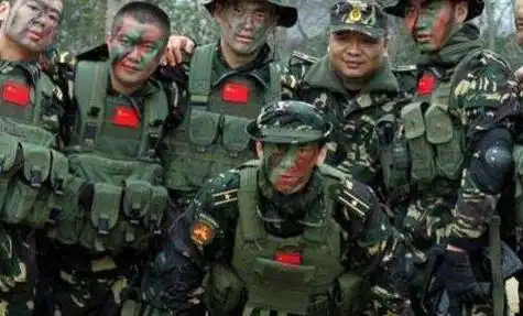 普通士兵禁止在战场上捡枪,为何特种兵可以捡老兵说出其中区别