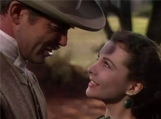 飘家族分崩离析,父母疯癫离去,乱世中的女子如何居于佳人