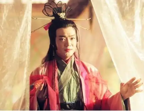 63岁鲁振顺宣布喜讯,将迎娶小6岁圈外女同学,两人交往仅一年
