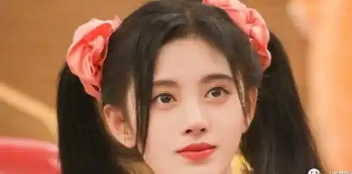 不敢放20岁的照片也就算了童年照也要加滤镜鞠婧祎也太小心了