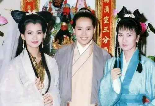 知名女星在机场被骂他道歉了已深刻反思