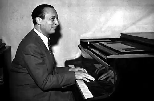 电影钢琴家背后的故事,音乐拯救了他的生命
