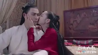 烈火如歌原来银雪挚爱之人不是如歌,可怜的如歌只是个替身
