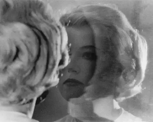 lv大展来看看这个世界上最会自拍的女人
