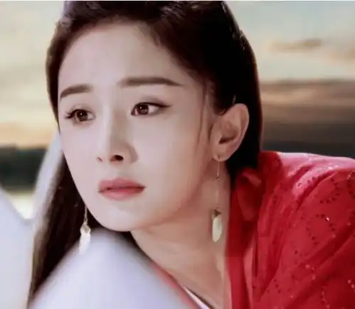 赵丽颖接了正剧,刘亦菲进军好莱坞,她却一直停留在古装剧上
