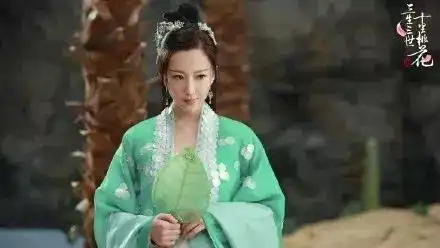 三生三世里的公主换上黑色礼服依旧美艳,有迪丽热巴还有她们